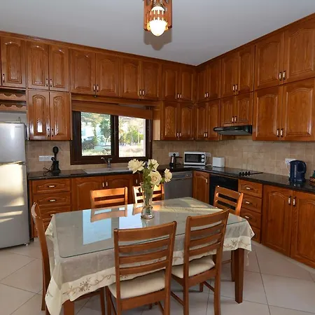 Kalli Villa Pomos