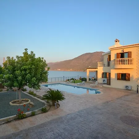 Kalli Villa *