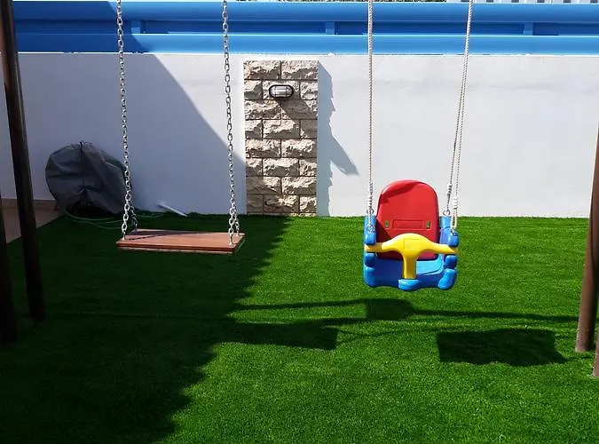 Kalli Вилла Помос